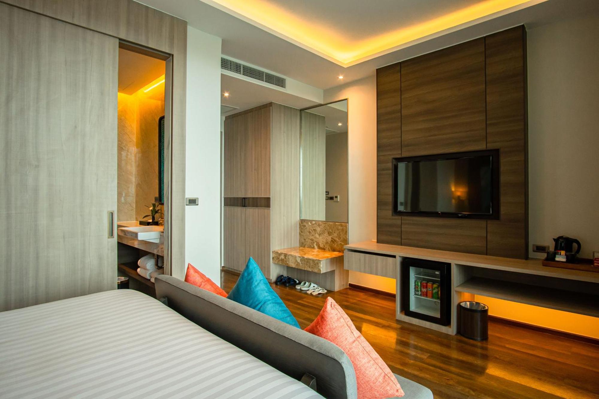 Skyview Resort Phuket Patong Beach Exterior foto Deluxe Room