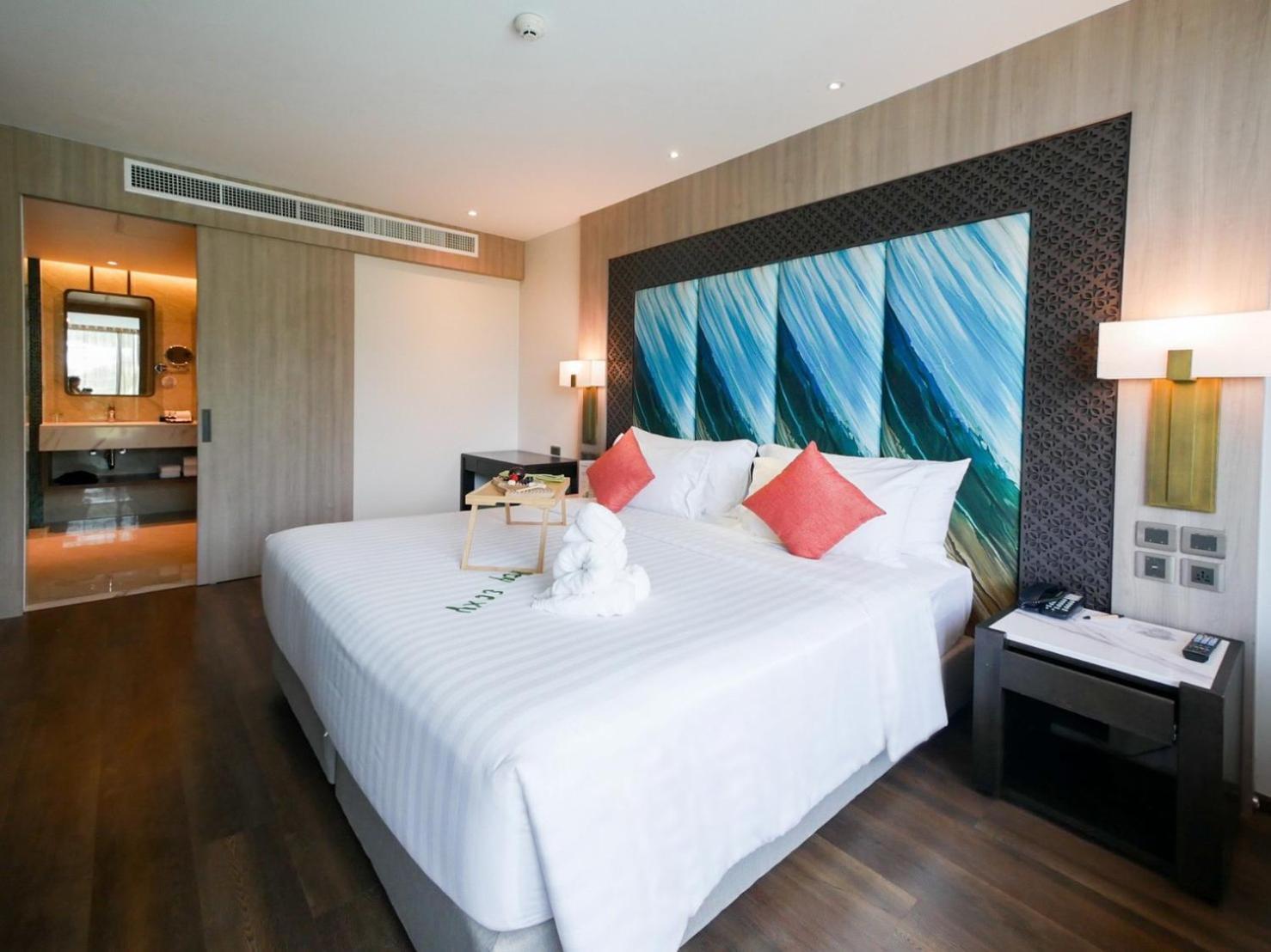 Skyview Resort Phuket Patong Beach Exterior foto Deluxe Ocean View